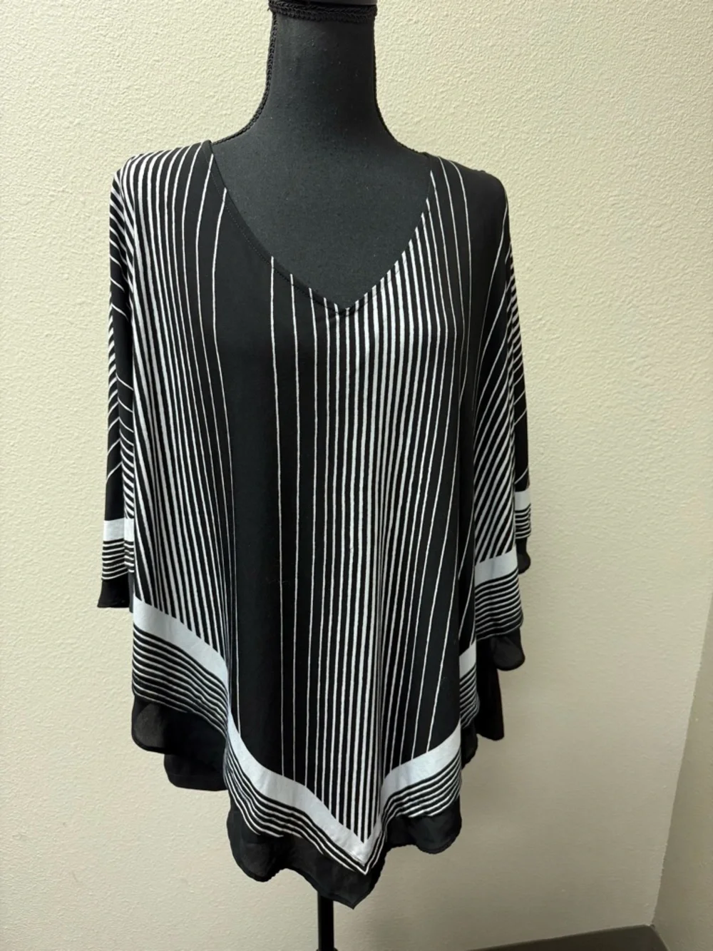 Allison Daley 3X Black White Striped Poncho Blouse Flowy Cape Top Chic - Picture 2 of 11